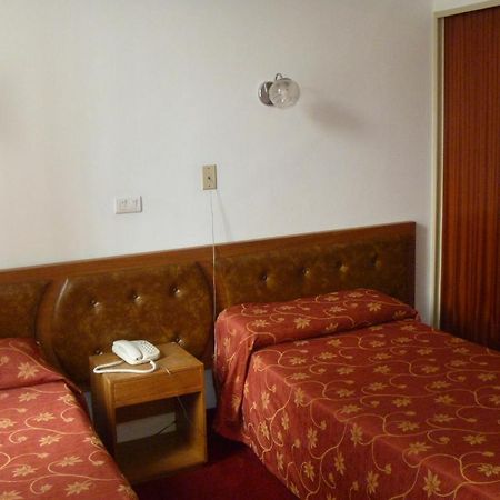 Hotel Turista Buenos Aires Zimmer foto